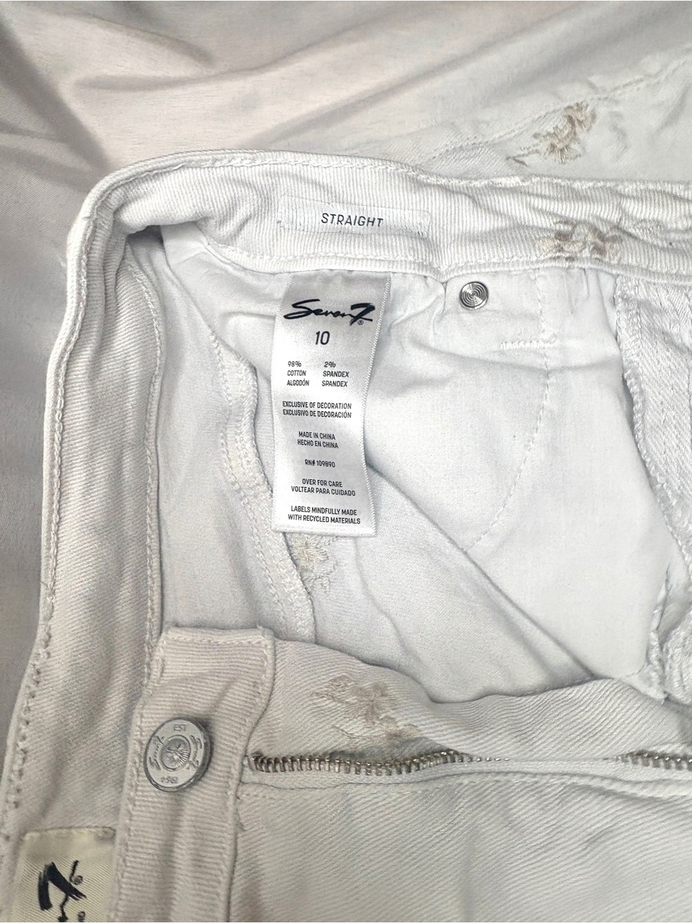 Seven7 White Straight Leg Jeans with Beige Embroidered Motifs - Picture 3 of 4